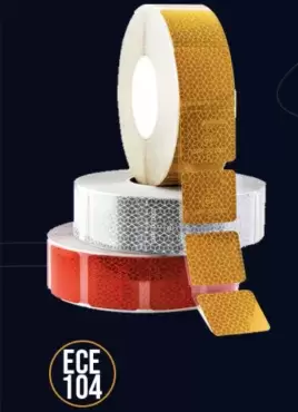 Cinta reflectante V 23 Blanca segmentada corta Oralite VC 104 por metros homologada para camiones y vehículos de grandes dimensiones.